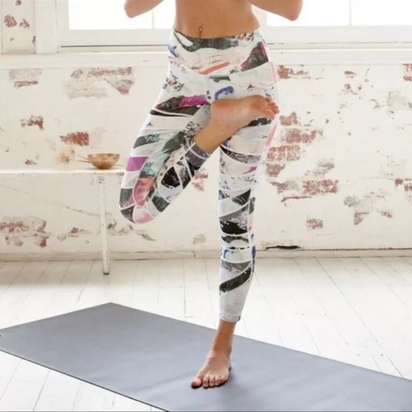 Lululemon High Times Multicolor Biggie Pigment Waves High Rise Leggings Pants 4 - Picture 3 of 11